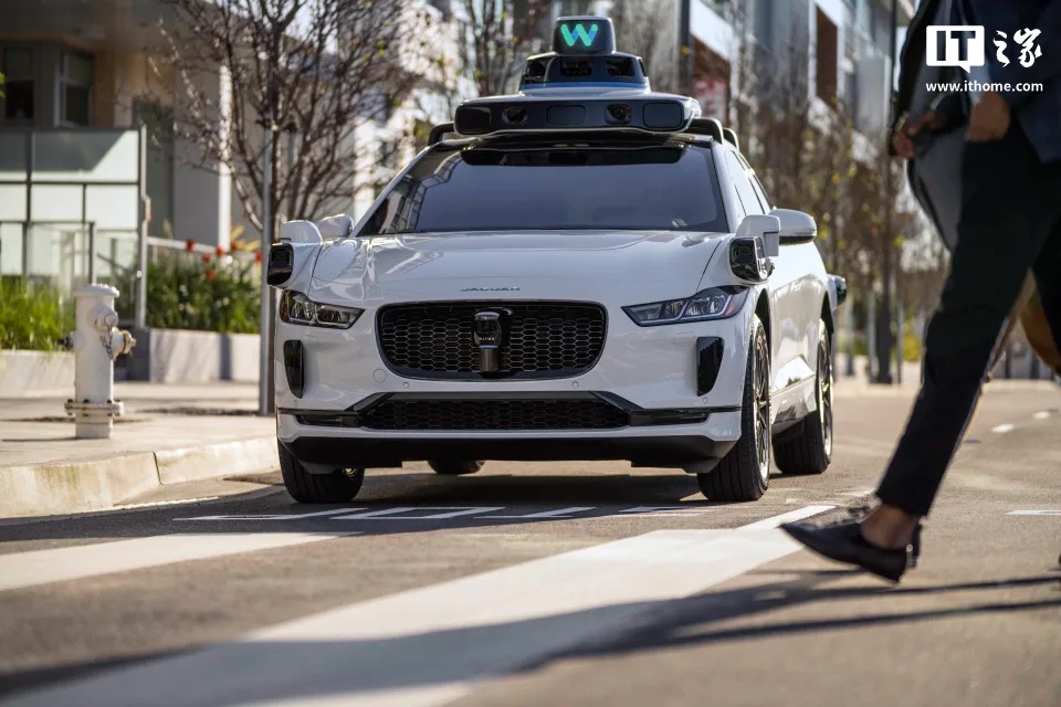 Waymo 积极宣传自家无人驾驶汽车：比人类驾驶更能防范人员伤亡及财产损失