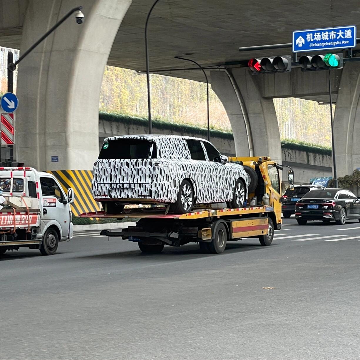 零跑全新 D 平台 SUV 谍照曝光，尺寸及轴距预计高于零跑 C16