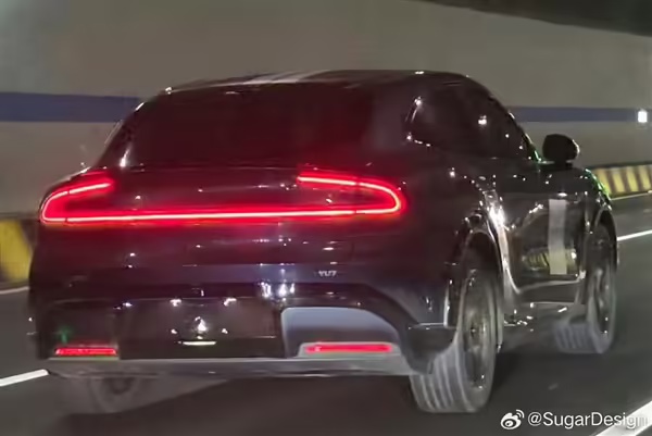 小米 YU7 SUV 实车再曝光：采用括号状转向灯