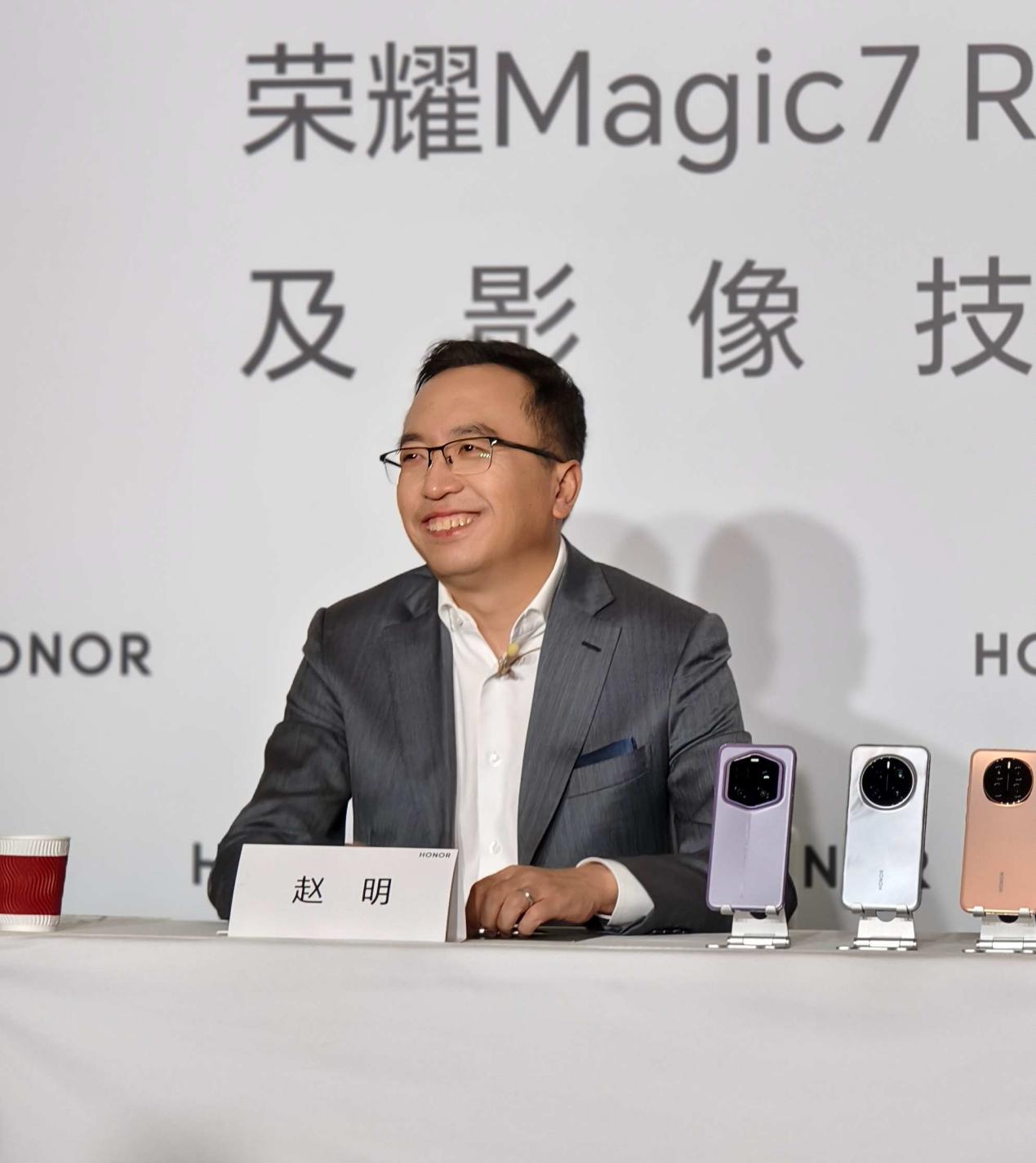 荣耀工程师称手机拍照只有 2 家可比，豪言背后的自信与底气