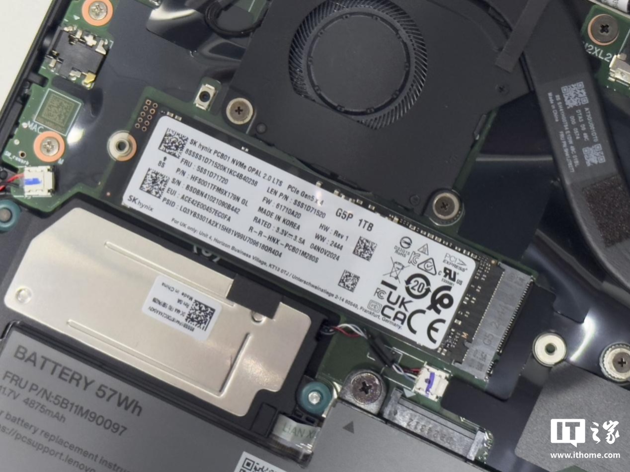 【IT之家评测室】986g 超轻 AI PC 酷睿 Ultra 本，联想 ThinkPad X1 Carbon 2025 Aura 评测