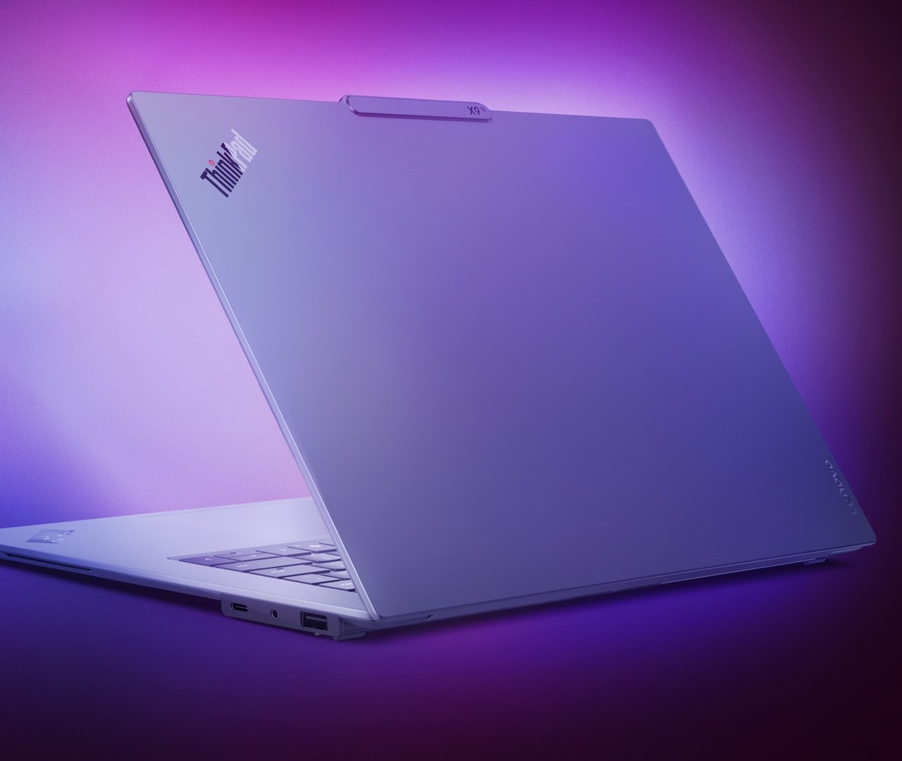 无“小红点”指点杆设计，联想 ThinkPad X9 14/15 Gen 1 轻薄本曝光
