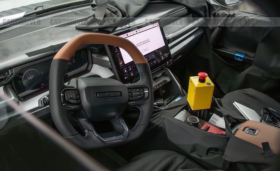 纯电硬核越野：Jeep 量产版 Recon SUV 路测图曝光