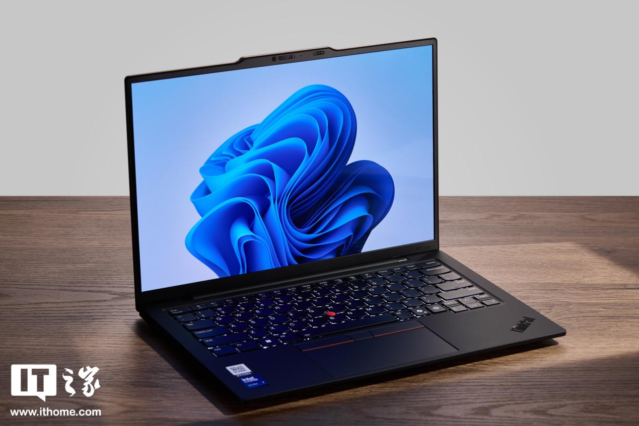 【IT之家评测室】986g 超轻 AI PC 酷睿 Ultra 本，联想 ThinkPad X1 Carbon 2025 Aura 评测