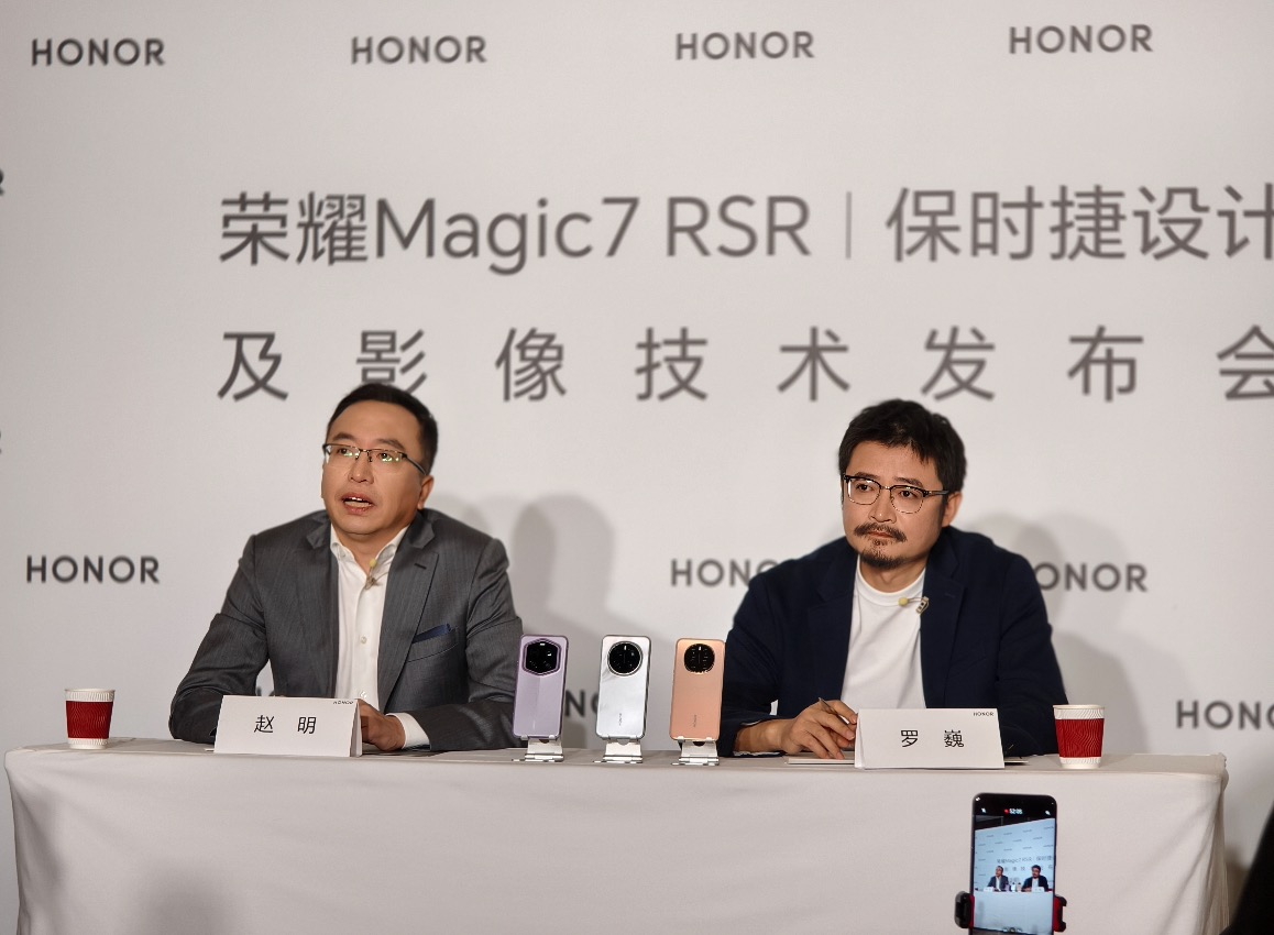 荣耀工程师称手机拍照只有 2 家可比，卷影像上无惧任何挑战