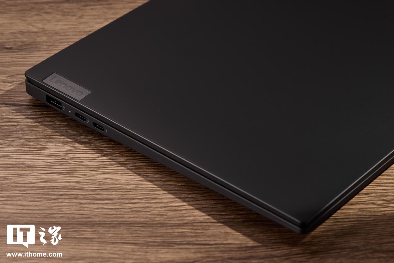 【IT之家评测室】986g 超轻 AI PC 酷睿 Ultra 本，联想 ThinkPad X1 Carbon 2025 Aura 评测