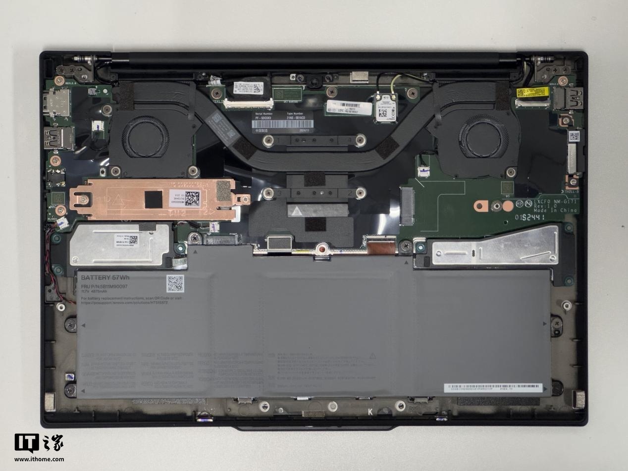【IT之家评测室】986g 超轻 AI PC 酷睿 Ultra 本，联想 ThinkPad X1 Carbon 2025 Aura 评测