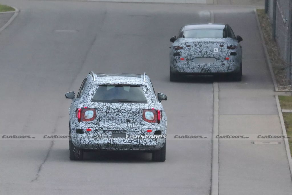 2026 电动款梅赛德斯-奔驰 GLB SUV 路测图首曝：MMA 平台，最长续航 750 公里