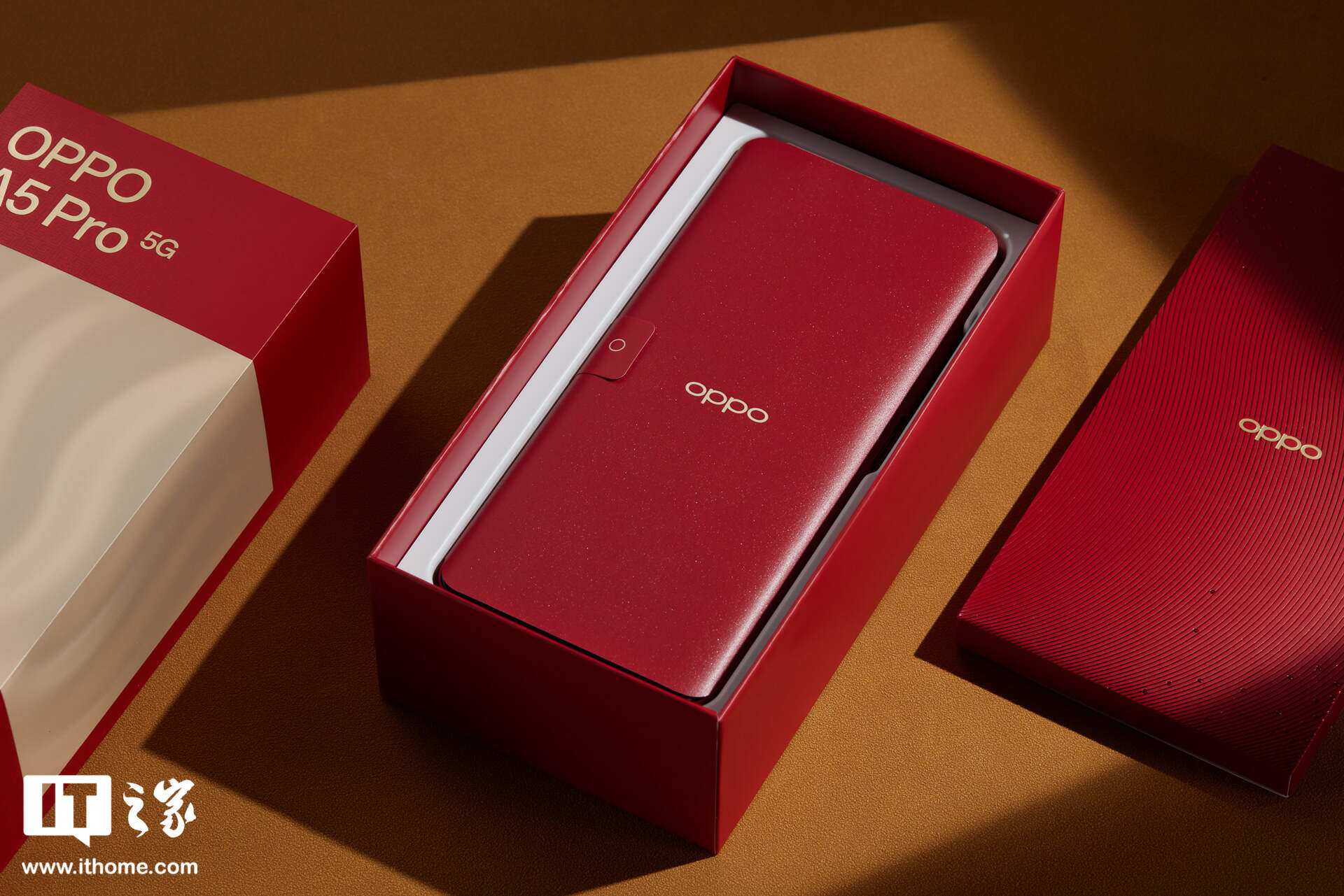 【IT之家图赏】OPPO A5 Pro「新年红」实拍：超防水、超抗摔、超耐用的“新年战神”