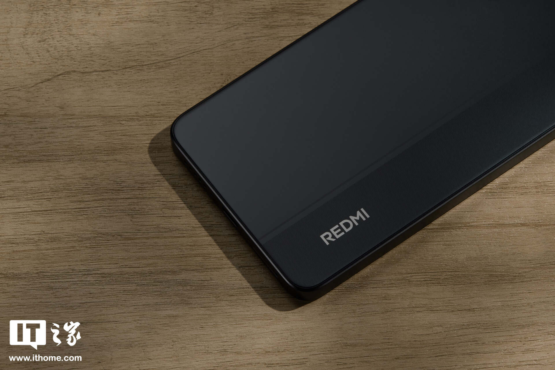 【IT之家评测室】小米 REDMI Turbo 4 上手：首发天玑 8400-Ultra，游戏性能可追旗舰机