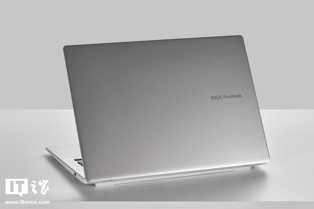 华硕无畏 14 2025 笔记本发布：Ultra 5 225H、机身更薄，5299 元