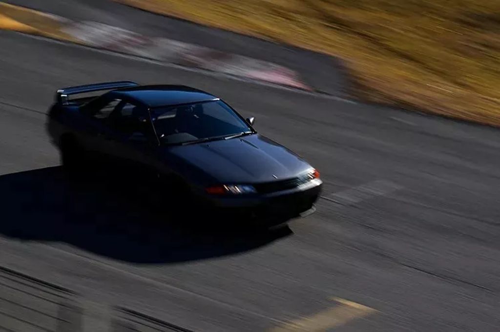 经典新生：日产 GT-R R32 油改电咆哮登场，435 马力续写性能传奇