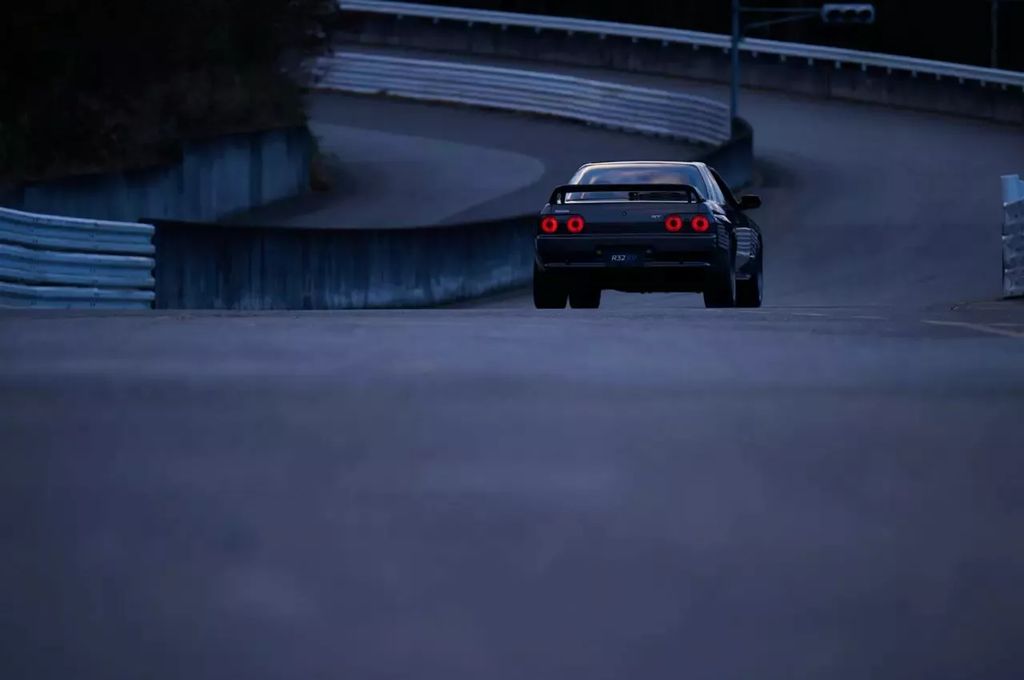 经典新生：日产 GT-R R32 油改电咆哮登场，435 马力续写性能传奇