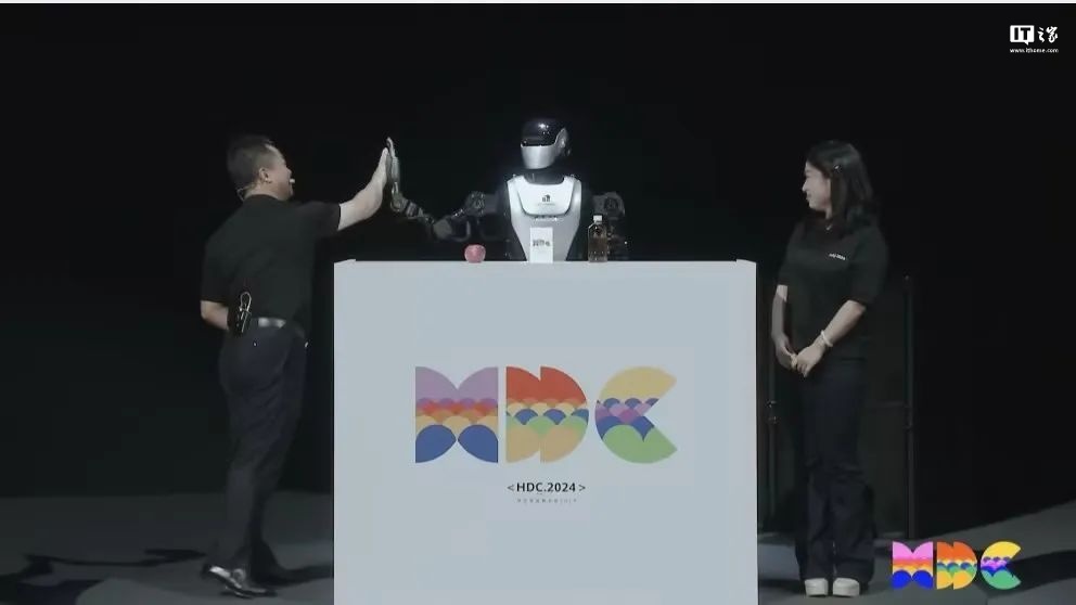 乐聚第 100 台全尺寸人形机器人交付北汽越野车，已在红旗、蔚来工厂“打工”