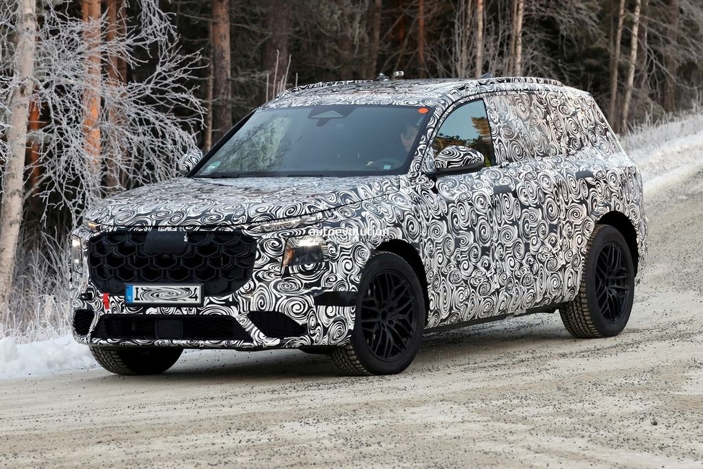 第三代奥迪 Q7 豪华七座 SUV 路测图曝光，隐藏式门把手