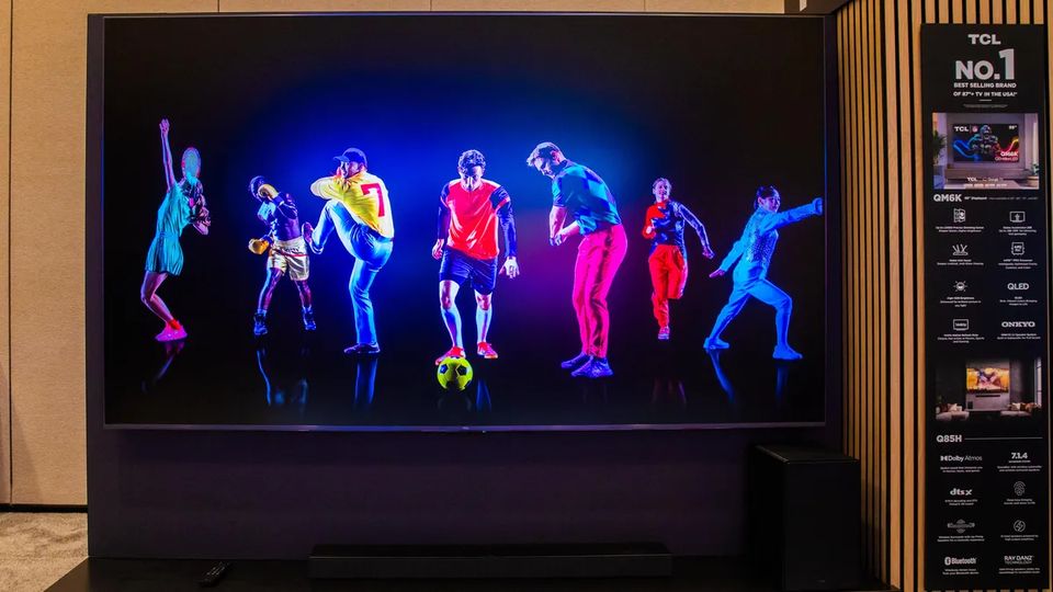 TCL QM6K Mini LED 系列电视亮相：超 65000 级亮度控制、144Hz 面板，50 英寸至 98 英寸巨幕