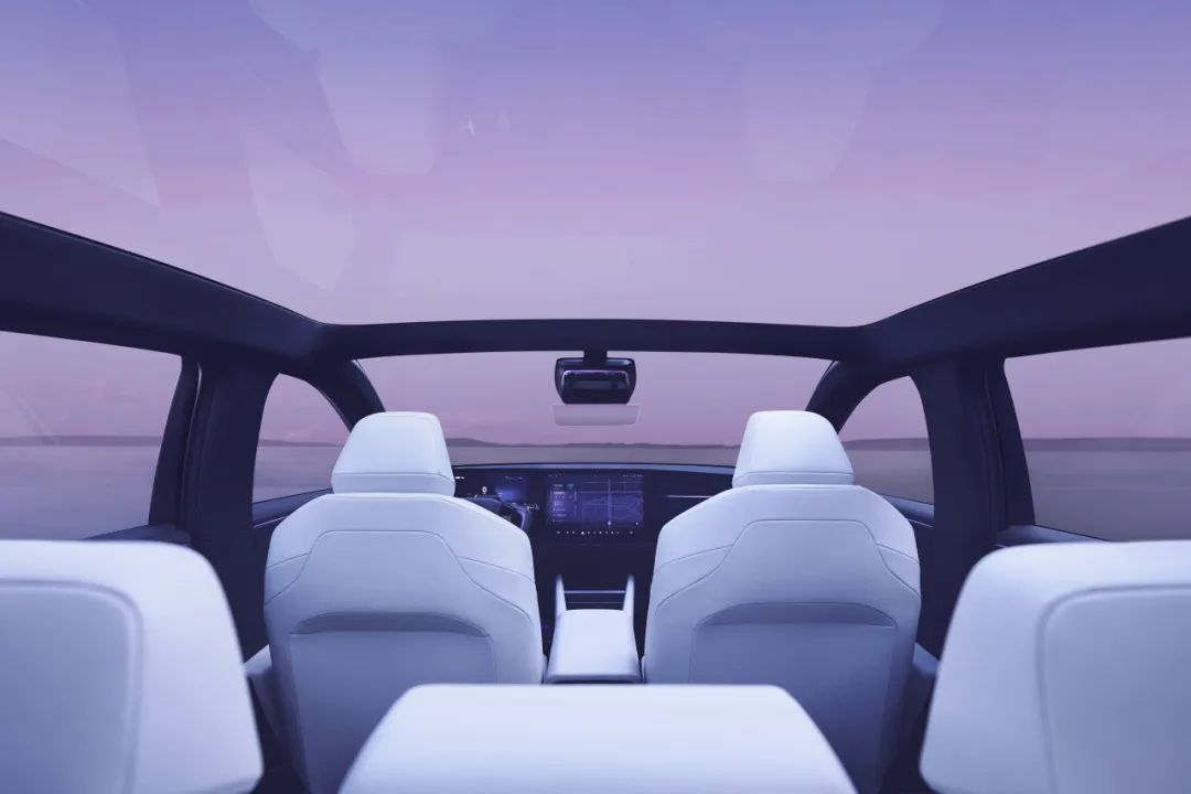 本田 Honda 0 两款原型车 CES 2025 首发亮相，搭载自研车载操作系统 ASIMO OS