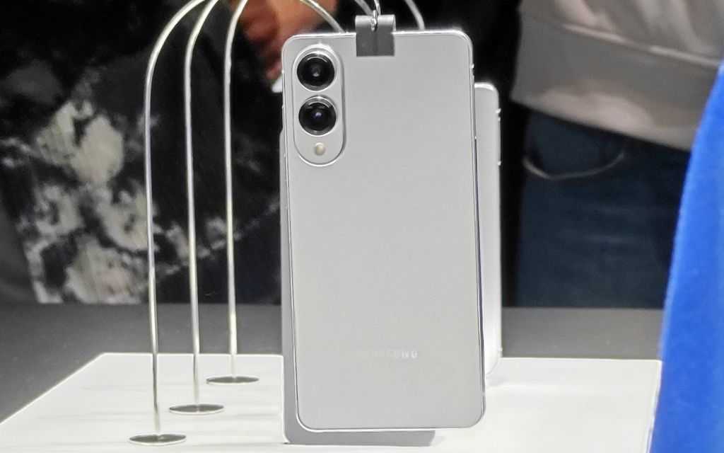 三星最薄旗舰 Galaxy S25 Edge 手机被曝用“减配”版高通骁龙 8 至尊版芯片