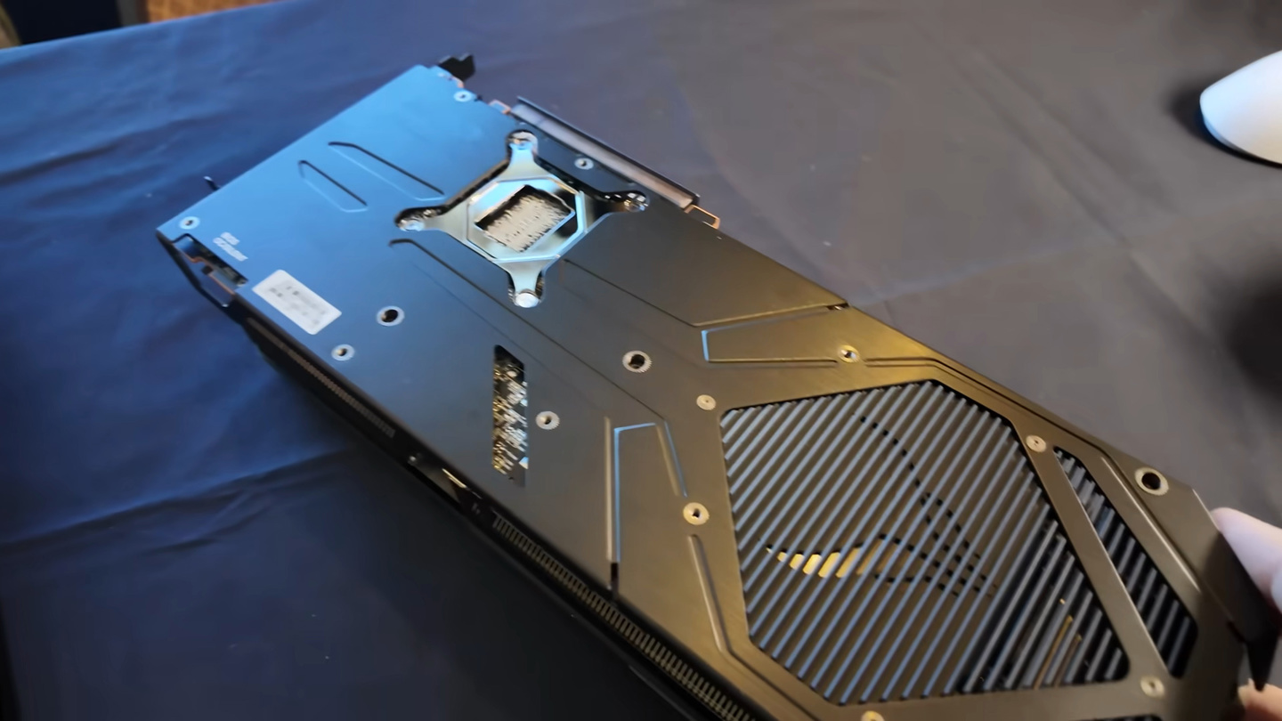 双槽紧凑设计，撼讯全新 Reaper 系列 Radeon RX 9070 XT 显卡亮相