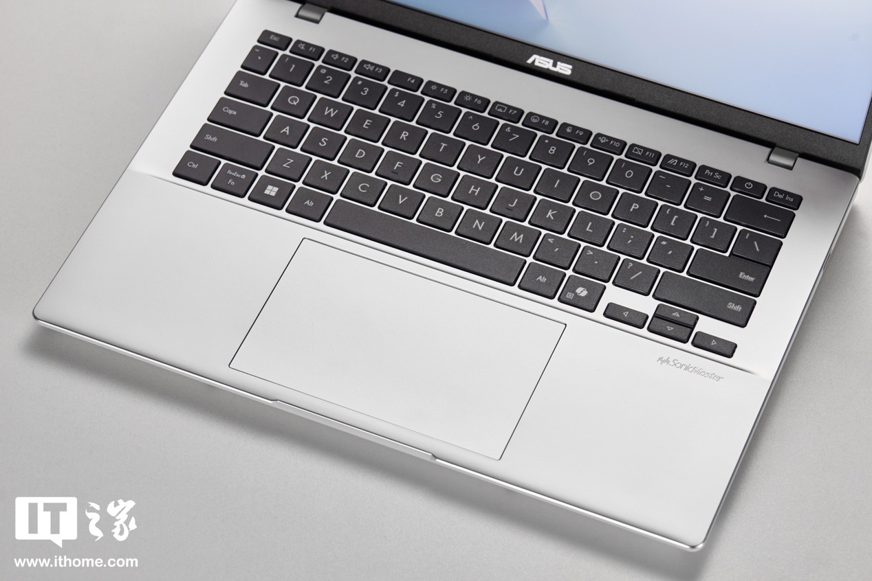华硕无畏 14 2025 笔记本发布：Ultra 5 225H、机身更薄，5299 元