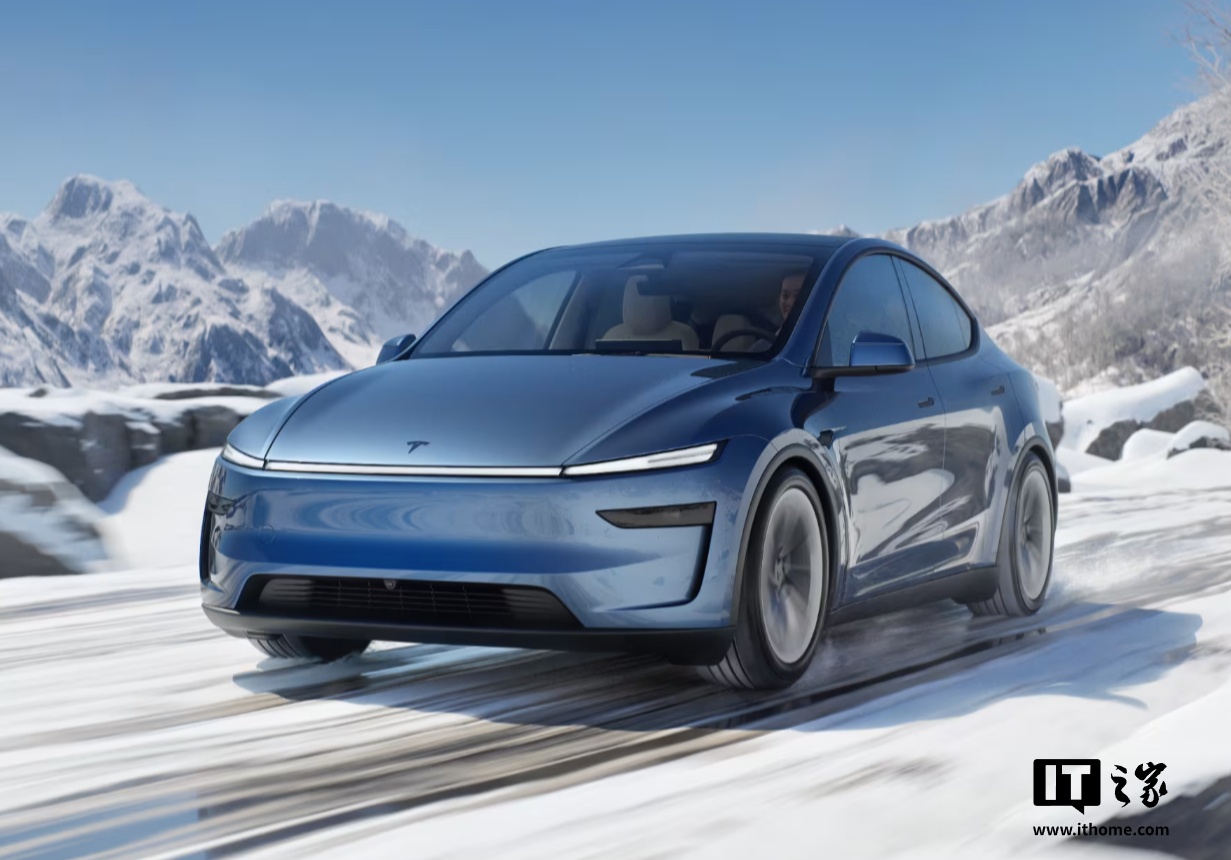 26.35 万元起，特斯拉焕新 Model Y 冰河蓝实车曝光