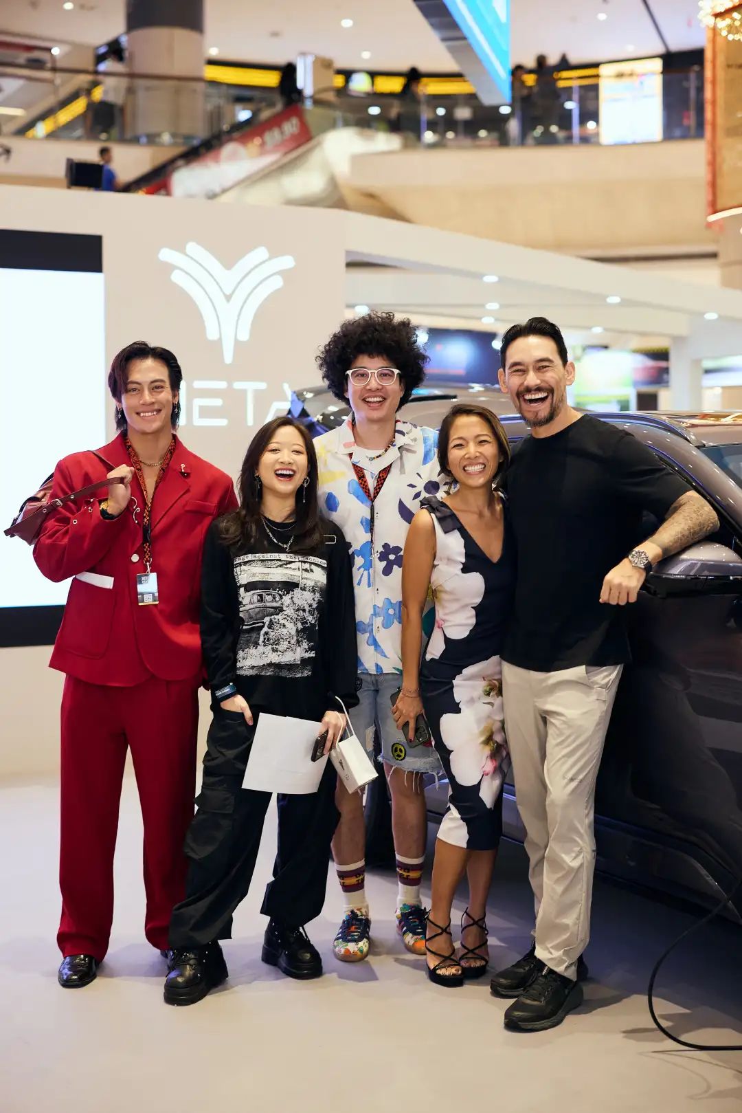 哪吒汽车：哪吒 X / AYA 在新加坡上市，新门店不久后将在该国开业