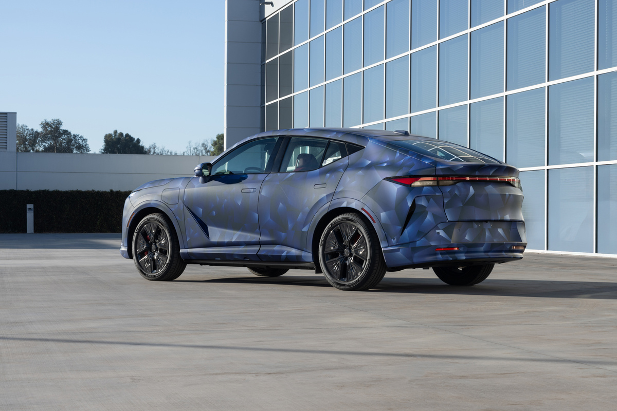 经典跑车变身纯电跨界 SUV，本田讴歌全新 RSX 亮相