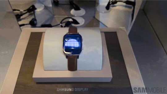 三星 CES 2025 展出采用 Micro LED 屏的智能手表，峰值亮度高达 4000 尼特