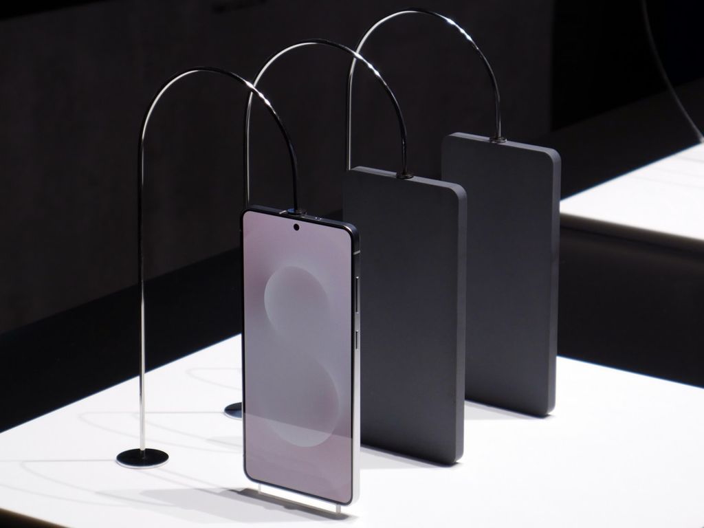 三星最薄旗舰 Galaxy S25 Edge 手机被曝用“减配”版高通骁龙 8 至尊版芯片