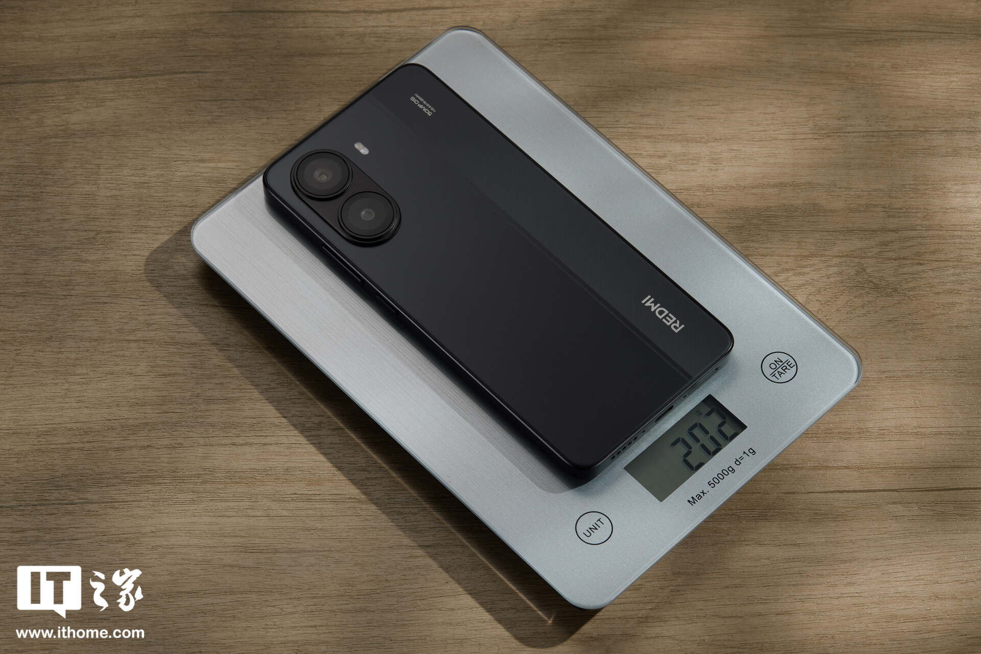 【IT之家评测室】小米 REDMI Turbo 4 上手：首发天玑 8400-Ultra，游戏性能可追旗舰机
