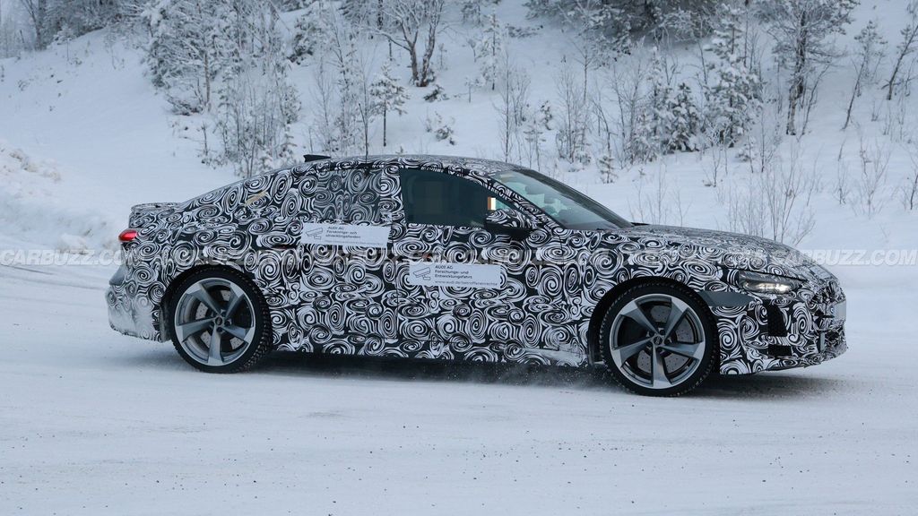伪装难掩锋芒：新一代奥迪 RS5 Sportback 路测图首曝