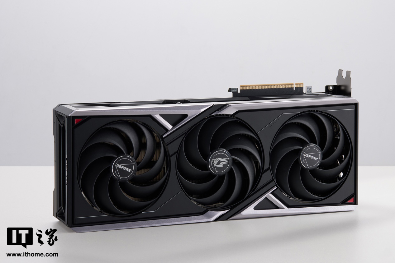 【IT之家评测室】七彩虹 iGame GeForce RTX 5090 D Vulcan OC 32GB 火神显卡评测：游戏玩家的神，DLSS 4 颠覆游戏性能体验
