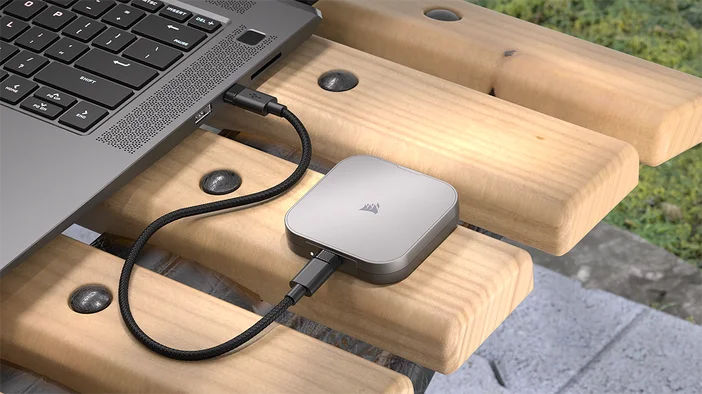 海盗船推出高速 USB4 磁吸移动固态硬盘 EX400U，1~4TB 容量可选