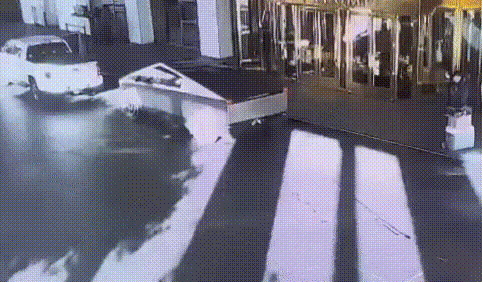 特斯拉 Cybertruck 在拉斯维加斯爆炸，马斯克称爆炸与车辆本身无关