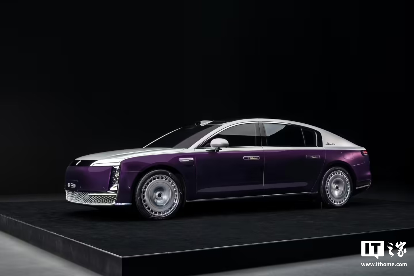 华为余承东预告尊界 S800 新车色，黑金双拼设计
