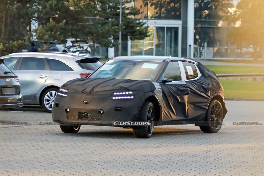 641 马力猛兽来袭：捷尼赛思 Magma 子品牌首款车型 GV60 Magma 路测图曝光