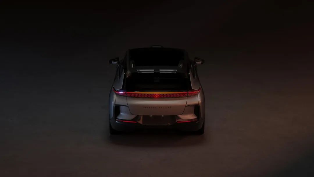 法拉第未来 FF 91 车评人首曝内部体验，直言“基本没啥优点”