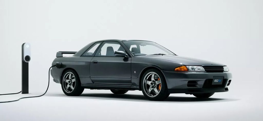 经典新生：日产 GT-R R32 油改电咆哮登场，435 马力续写性能传奇