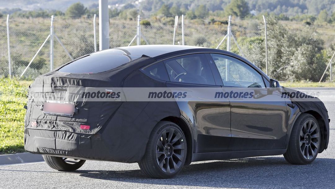 2026 款特斯拉 Model Y 路测图曝光，深度改款堪比换代