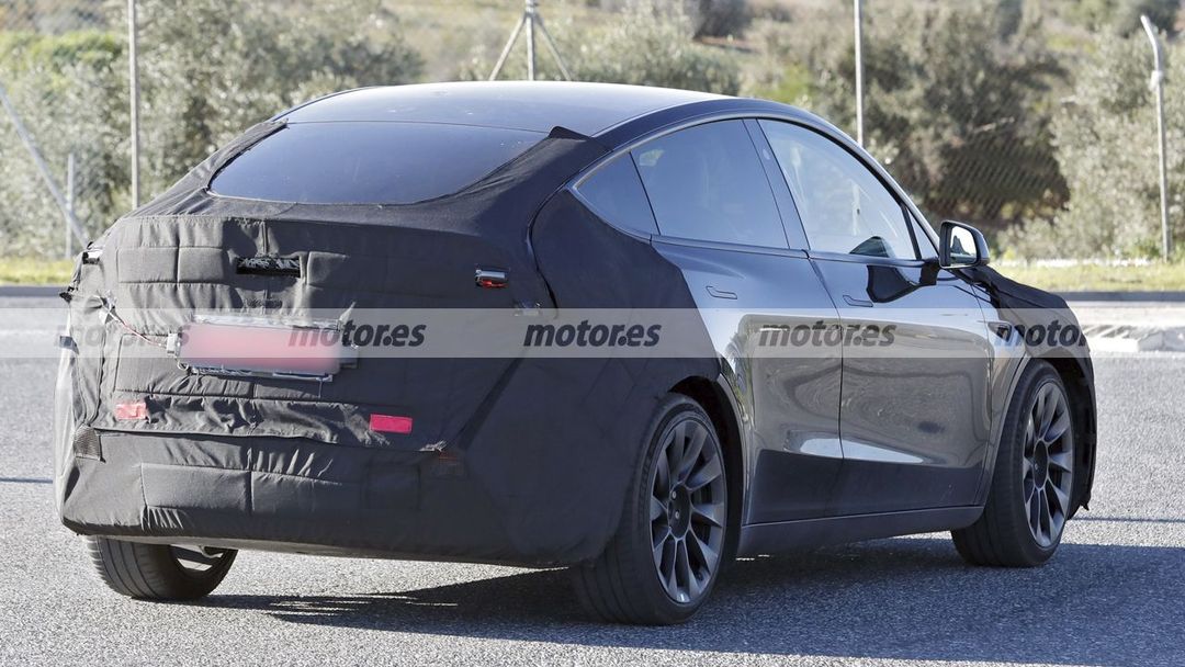2026 款特斯拉 Model Y 路测图曝光，深度改款堪比换代