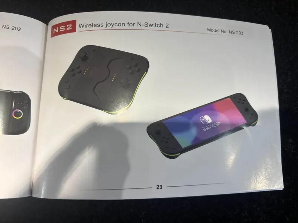 任天堂 Switch 2 掌机机模首秀：新增 USB 端口、磁吸 Joy-Con，8 英寸屏幕