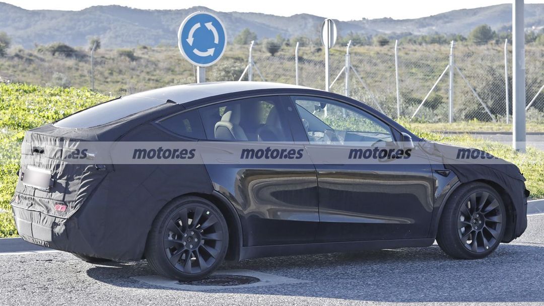 2026 款特斯拉 Model Y 路测图曝光，深度改款堪比换代