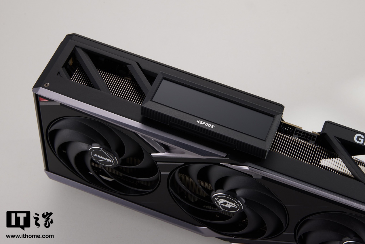 【IT之家评测室】七彩虹 iGame GeForce RTX 5090 D Vulcan OC 32GB 火神显卡评测：游戏玩家的神，DLSS 4 颠覆游戏性能体验
