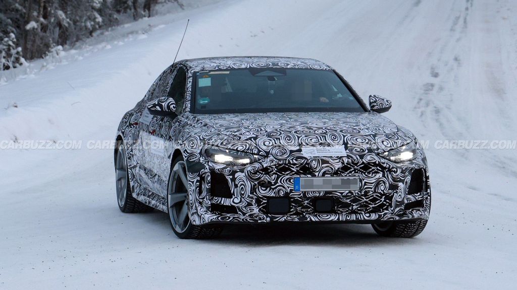 伪装难掩锋芒：新一代奥迪 RS5 Sportback 路测图首曝