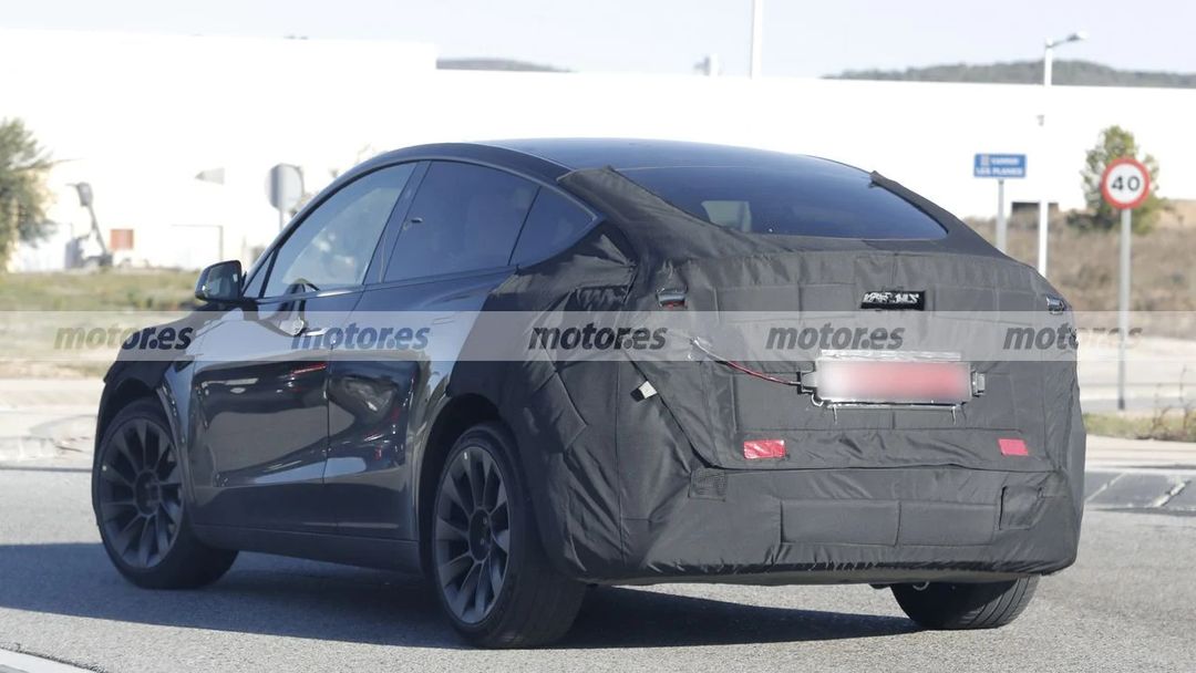2026 款特斯拉 Model Y 路测图曝光，深度改款堪比换代