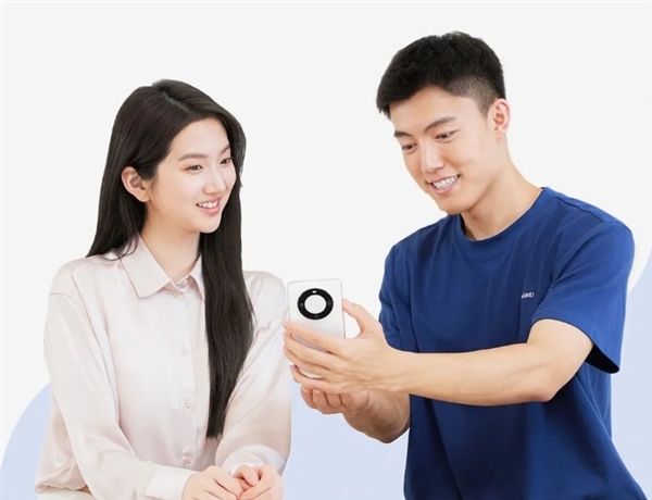 华为2025年首个服务日开启！权益升级：新增穿戴设备免费贴膜等