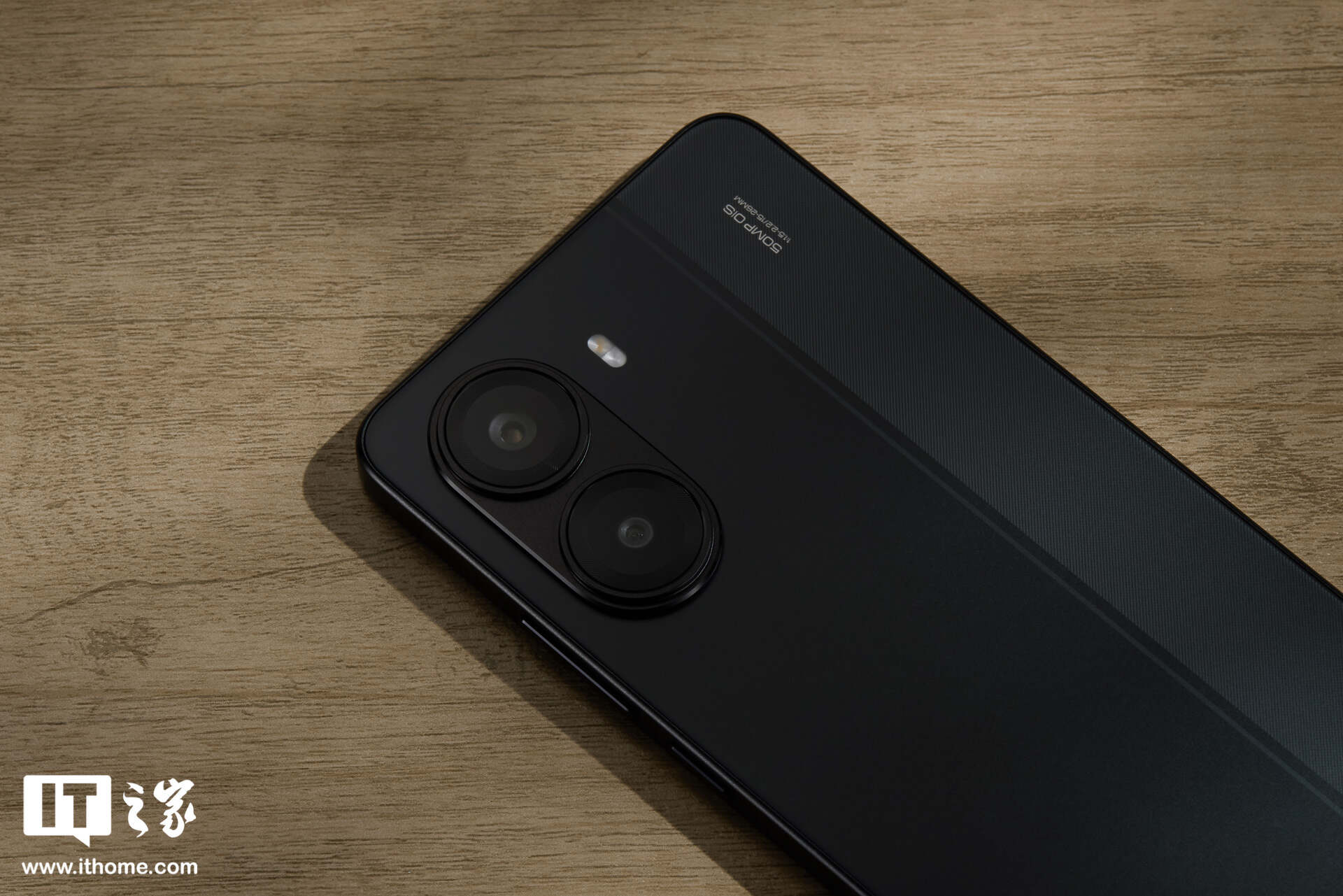【IT之家评测室】小米 REDMI Turbo 4 上手：首发天玑 8400-Ultra，游戏性能可追旗舰机