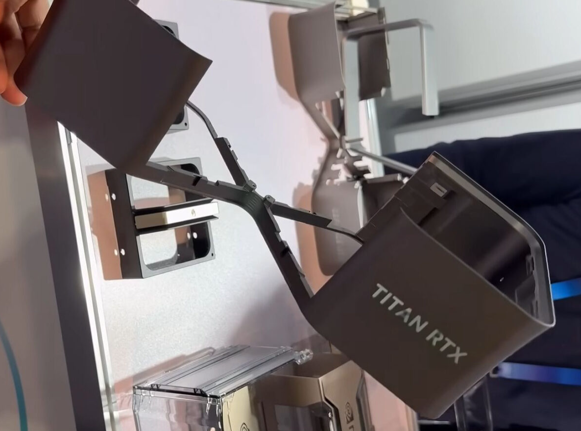 英伟达 TITAN RTX 旗舰显卡原型曝光：满血 AD102 GPU，48GB 显存
