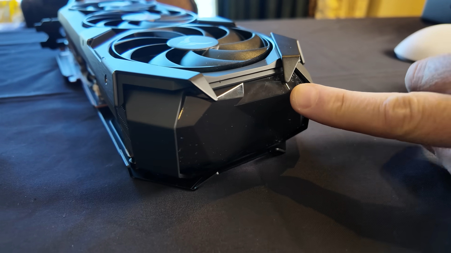 双槽紧凑设计，撼讯全新 Reaper 系列 Radeon RX 9070 XT 显卡亮相
