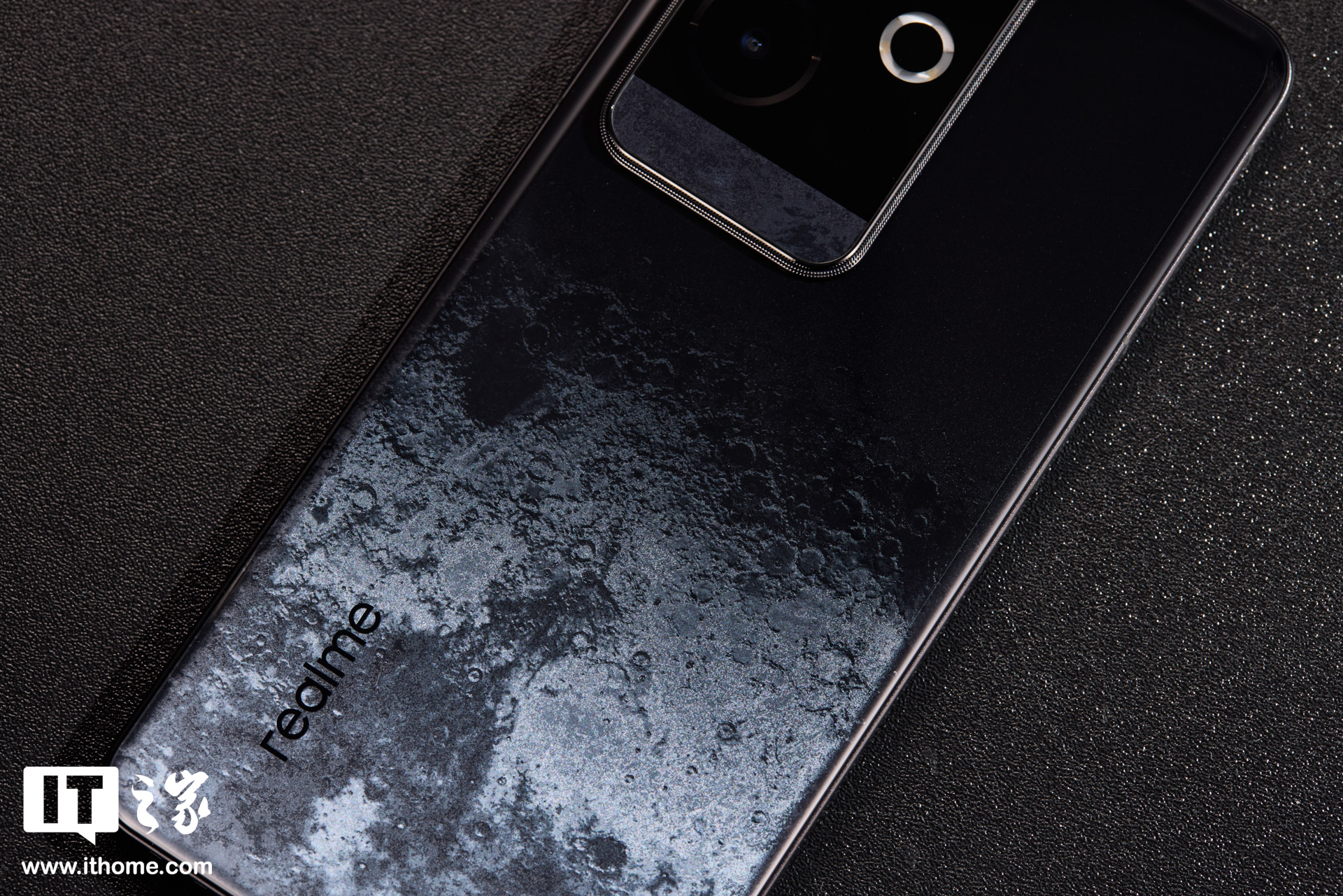 信息称真我 GT 系列新机定位“性价比骁龙 8 Elite”，配备 6500mAh 电池